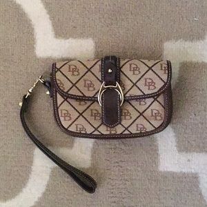 Dooney & Bourke wristlet